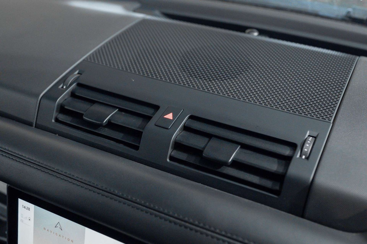 Used Land Rover Defender 2021 for sale - 77460291: Photo 46