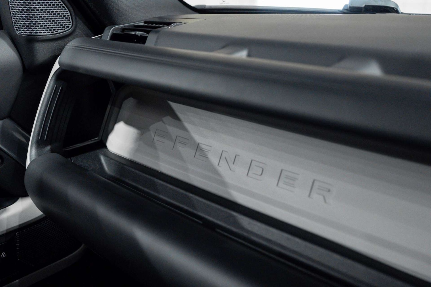 Used Land Rover Defender 2021 for sale - 77460291: Photo 51