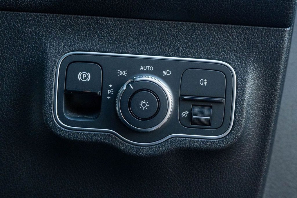 Used Mercedes-Benz GLB 2023 for sale - 77227280: Photo 35