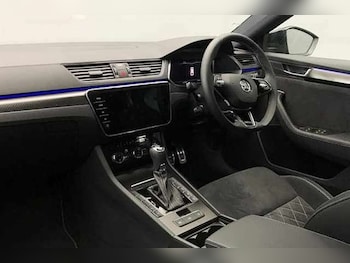 Used Skoda Superb 2020 for sale - 77610611: Photo