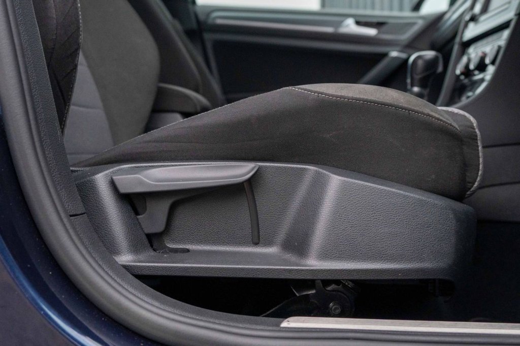 Used Volkswagen Golf 2016 for sale - 77059603: Photo 40