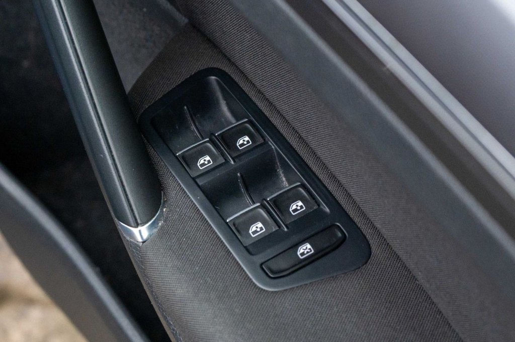 Used Volkswagen Golf 2016 for sale - 77059603: Photo 41