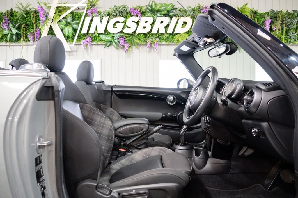 Used MINI Convertible 2019 for sale - 77355930: Photo 30