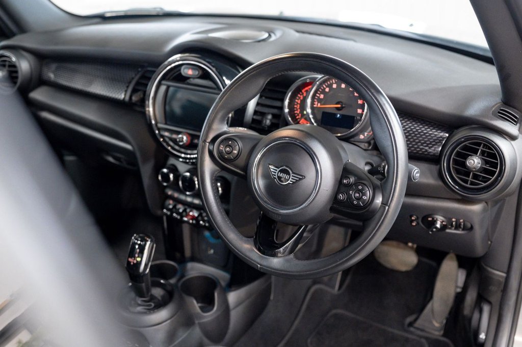 Used MINI Convertible 2019 for sale - 77355930: Photo 4