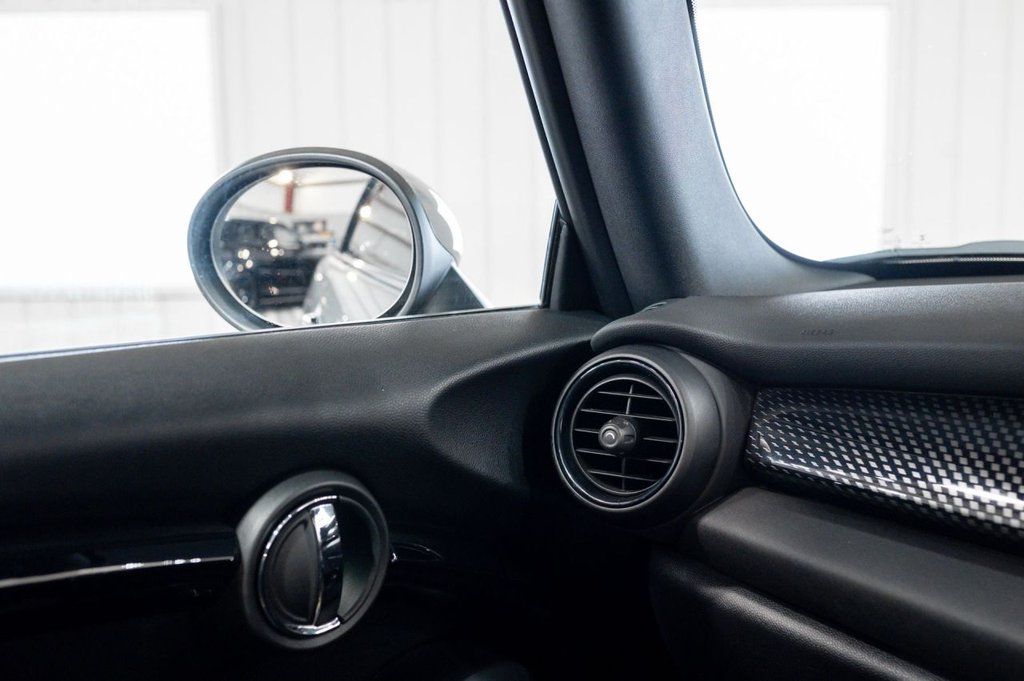 Used MINI Convertible 2019 for sale - 77355930: Photo 42