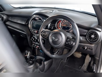 Used MINI Convertible 2019 for sale - 77355930: Photo