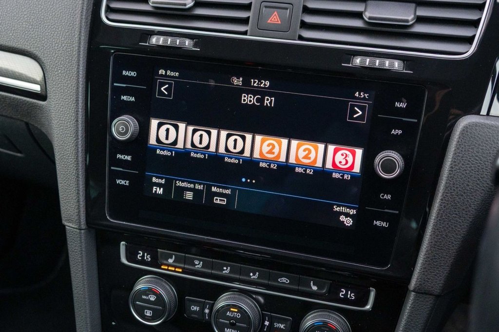 Used Volkswagen Golf 2019 for sale - 76820693: Photo 30