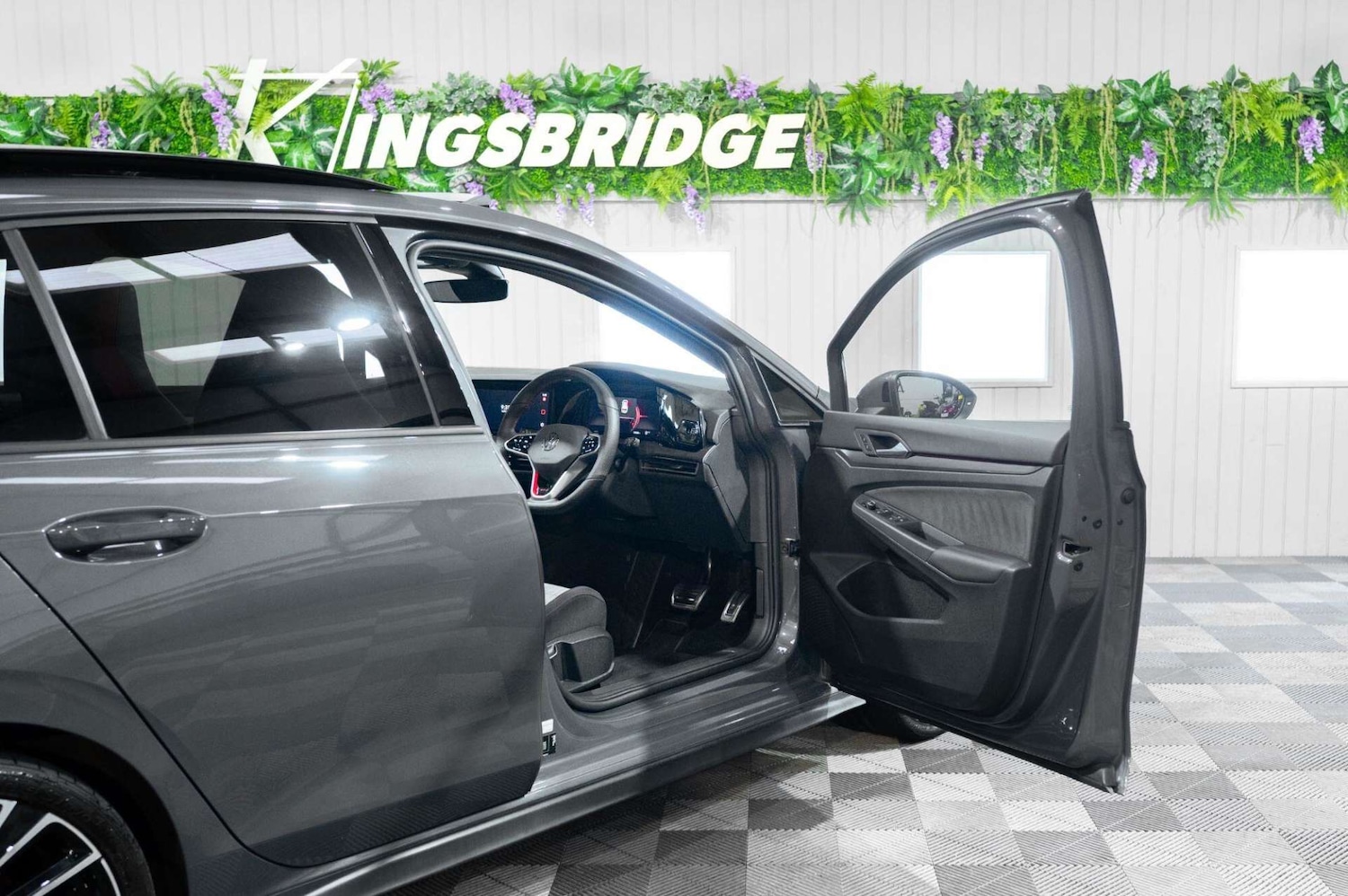 Used Volkswagen Golf 2023 for sale - 77460289: Photo 3