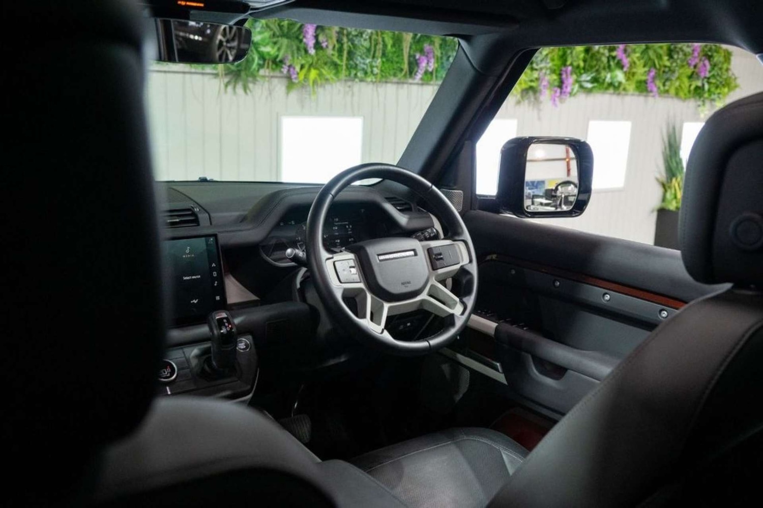 Used Land Rover Defender 2022 for sale - 77494162: Photo 3