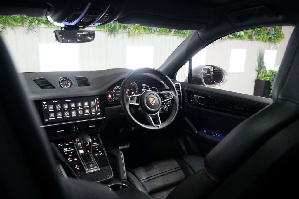 Used Porsche Cayenne 2023 for sale - 75998752: Photo 2
