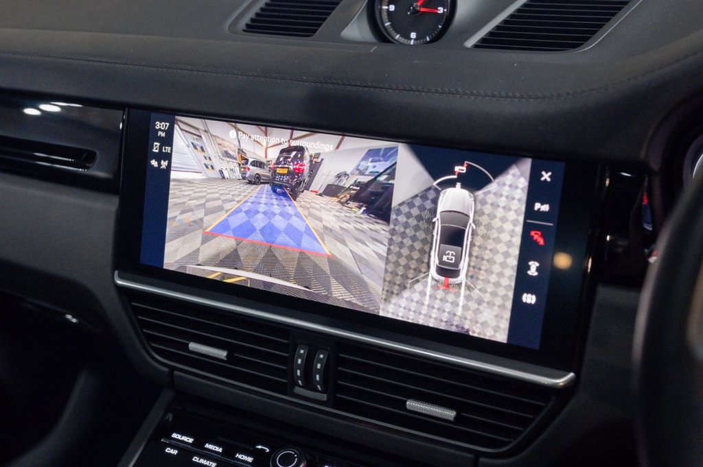 Used Porsche Cayenne 2023 for sale - 75998752: Photo 33