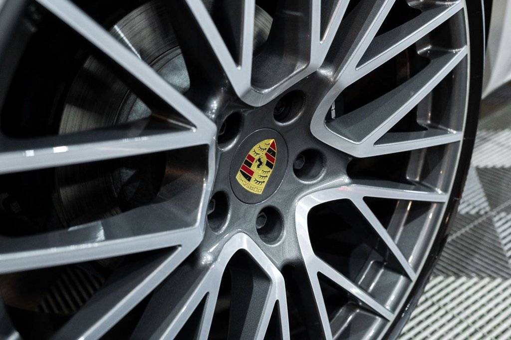 Used Porsche Cayenne 2023 for sale - 75998752: Photo 40