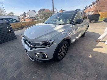 Used Volkswagen T-Roc 2023 for sale - 78201062: Photo