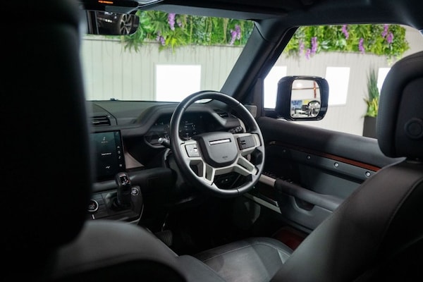 Used Land Rover Defender 130 2022 for sale - 75527556: Photo 2