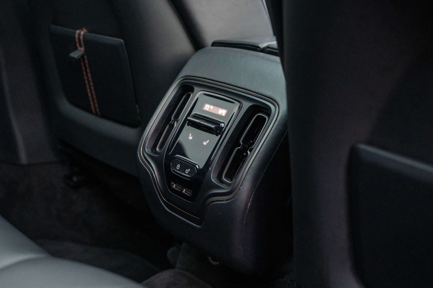 Used Aston Martin DBX 2022 for sale - 77494140: Photo 33