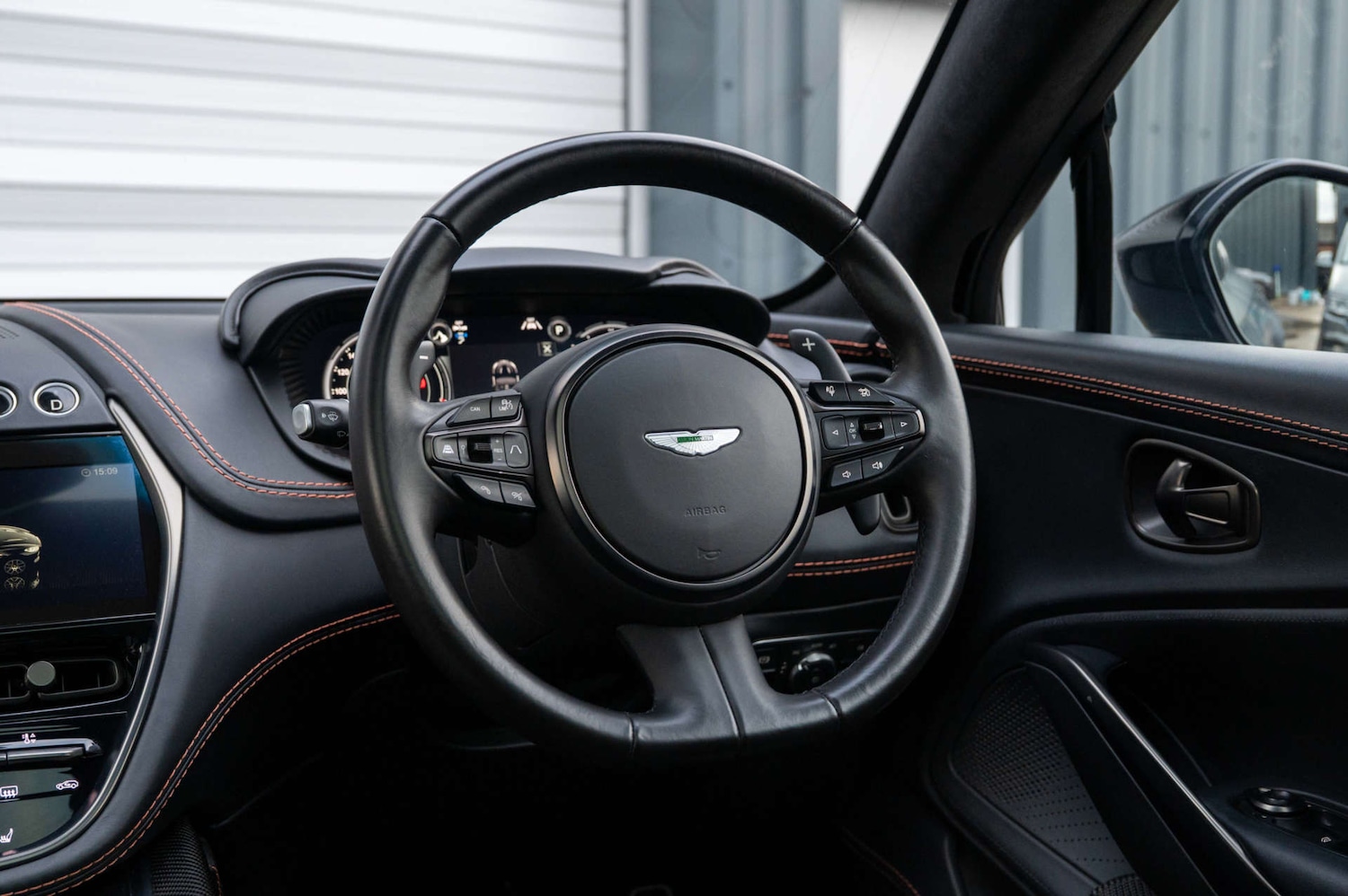 Used Aston Martin DBX 2022 for sale - 77494140: Photo 35