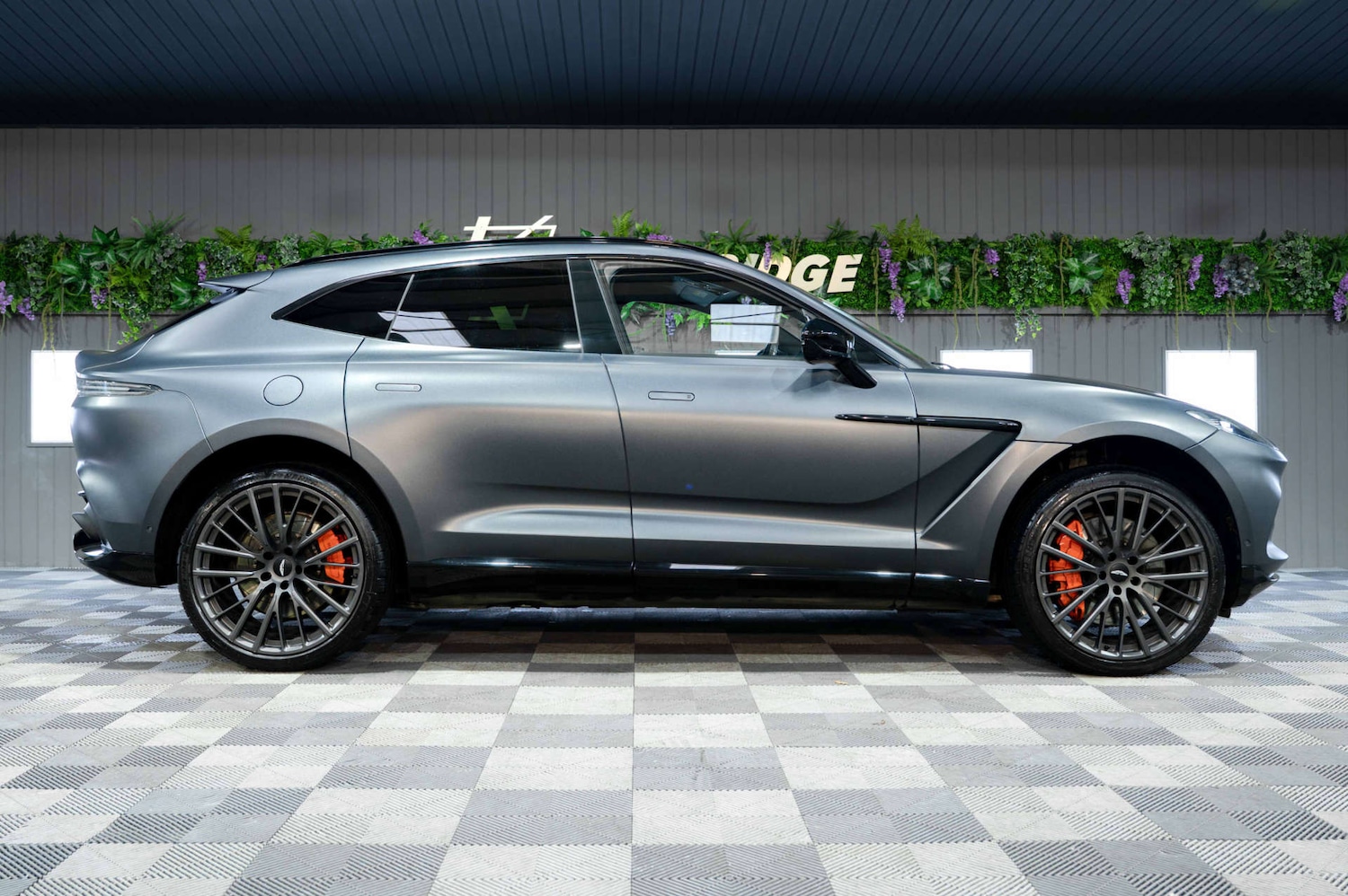 Used Aston Martin DBX 2022 for sale - 77494140: Photo 4