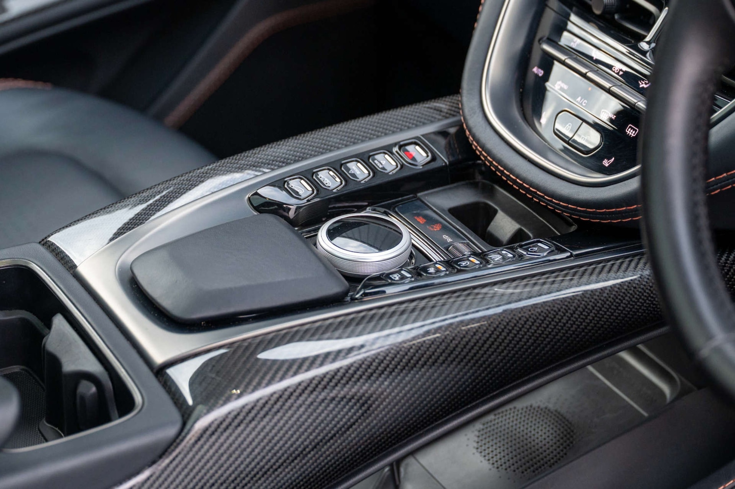 Used Aston Martin DBX 2022 for sale - 77494140: Photo 57