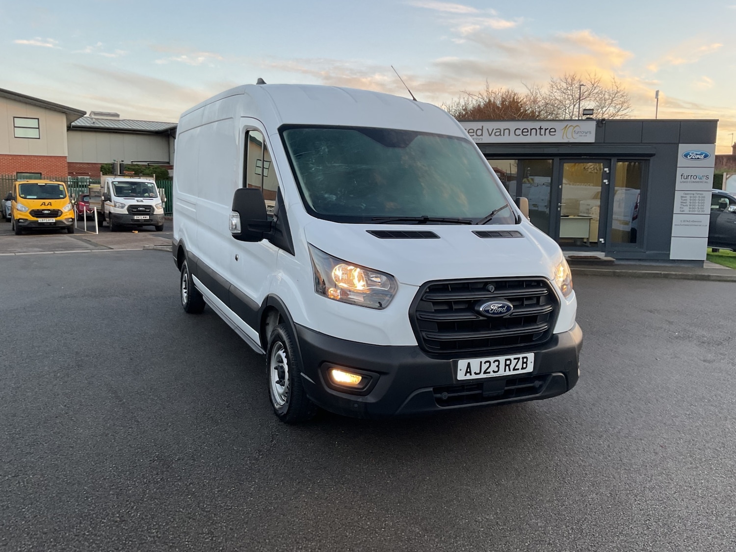 Used Ford Transit 2023 for sale - 76968460: Photo 2
