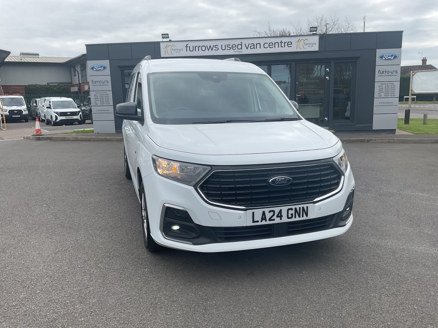 Used Ford Tourneo Connect 2024 for sale - 78077948: Photo 2