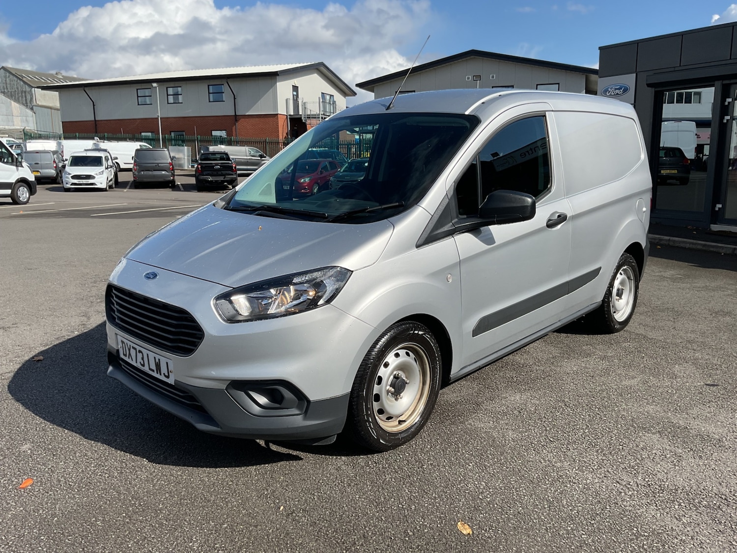 Used Ford Transit Courier 2023 for sale - 76016658: Photo 4