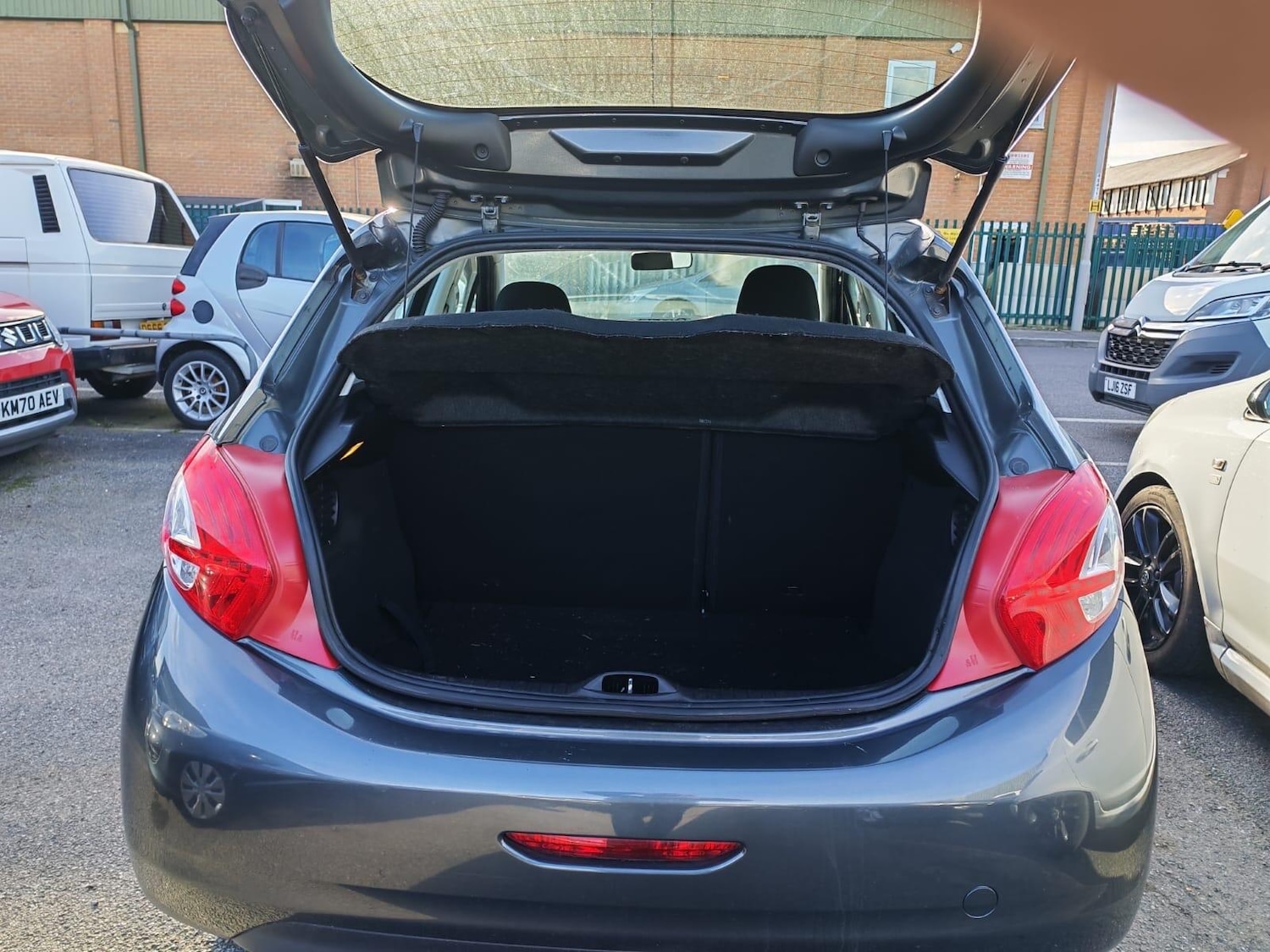 Used Peugeot 208 2013 for sale - 78035005: Photo 10