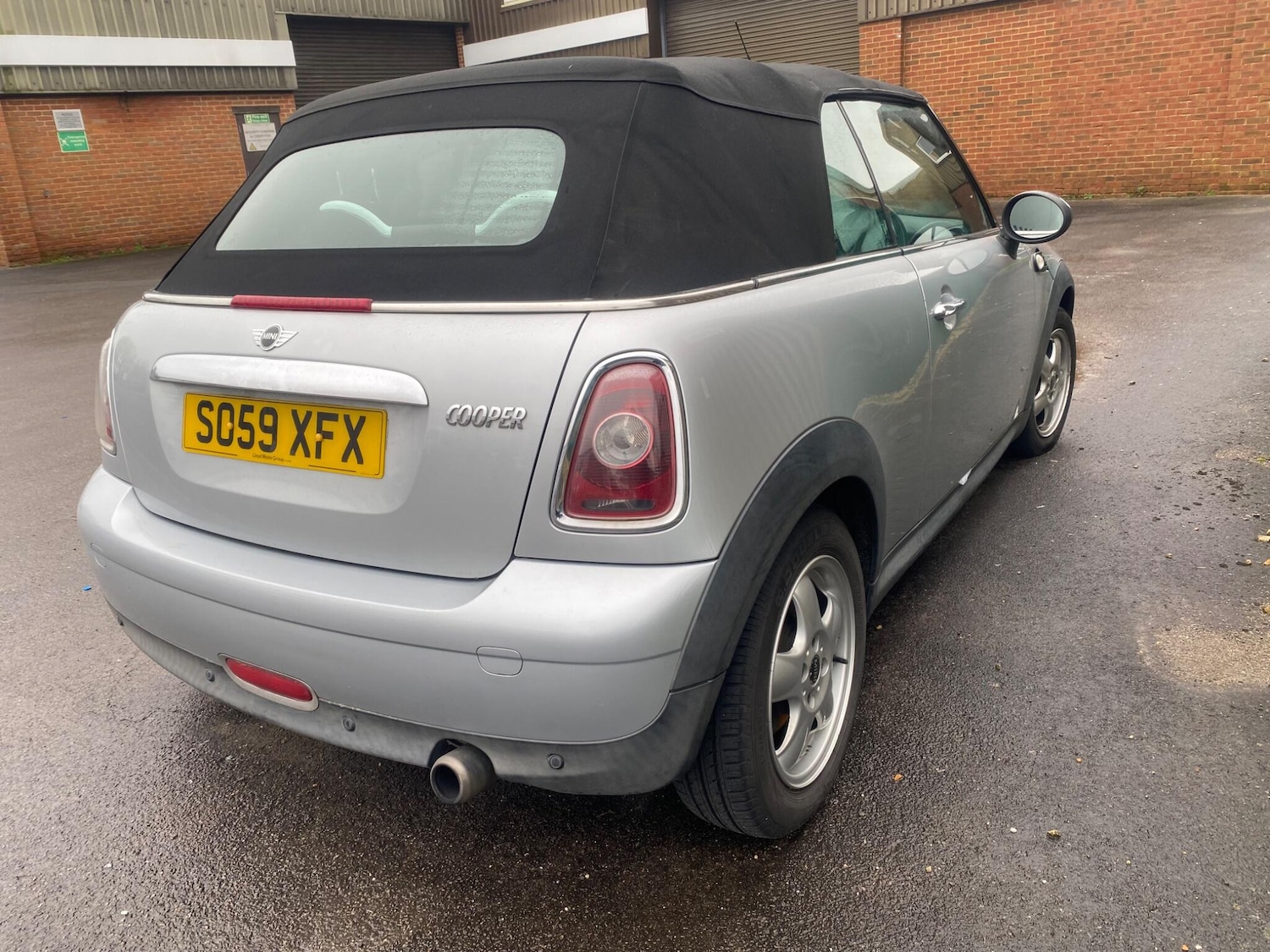 Used MINI Convertible 2009 for sale - 77633423: Photo 11