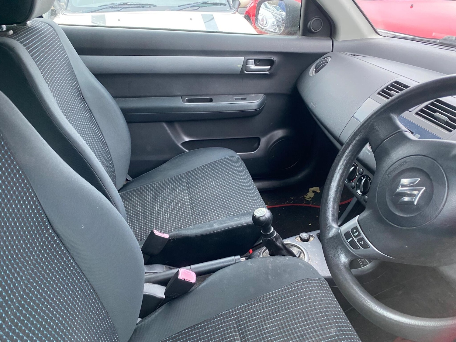 Used Suzuki Swift 2005 for sale - 77255567: Photo 5