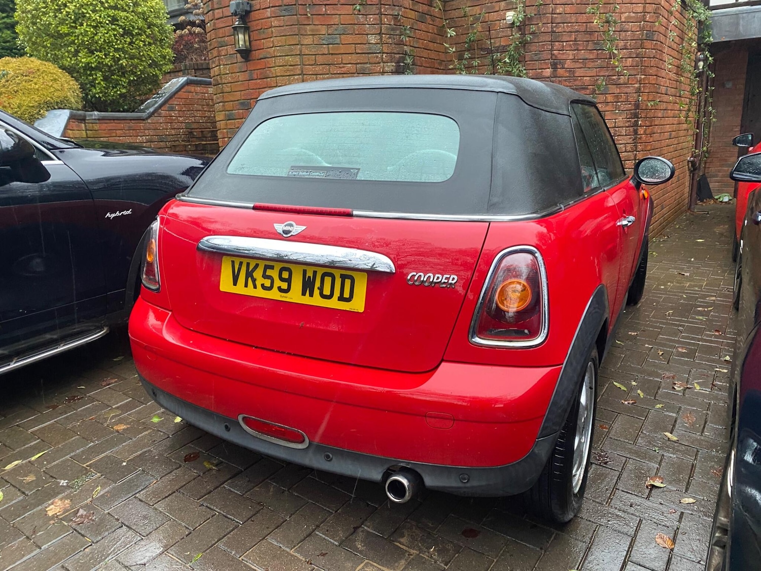 Used MINI Convertible 2009 for sale - 77279886: Photo 2