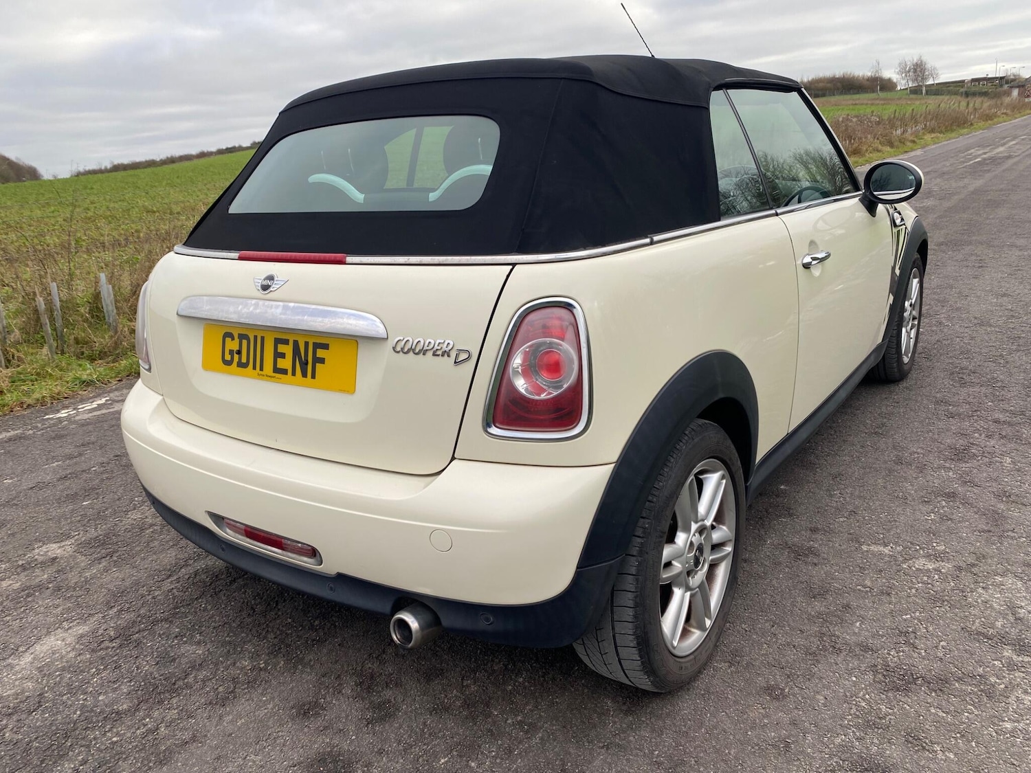 Used MINI Convertible 2011 for sale - 77255558: Photo 19