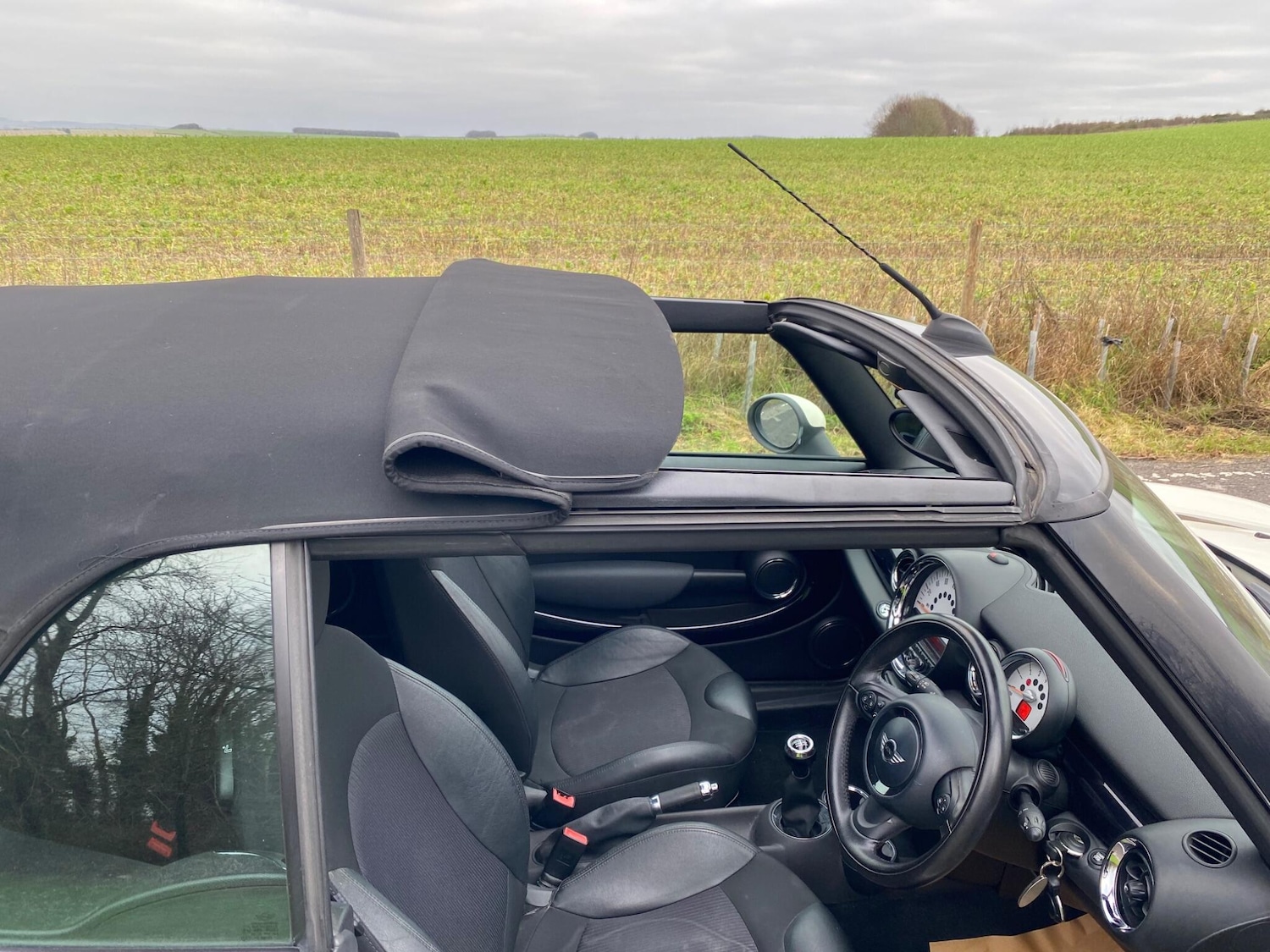 Used MINI Convertible 2011 for sale - 77255558: Photo 25