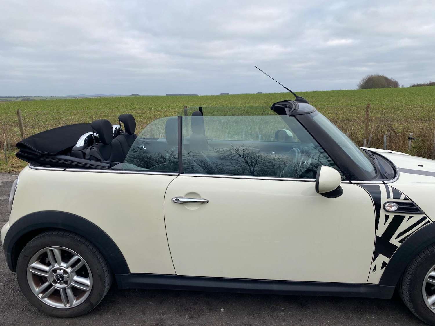 Used MINI Convertible 2011 for sale - 77255558: Photo 26