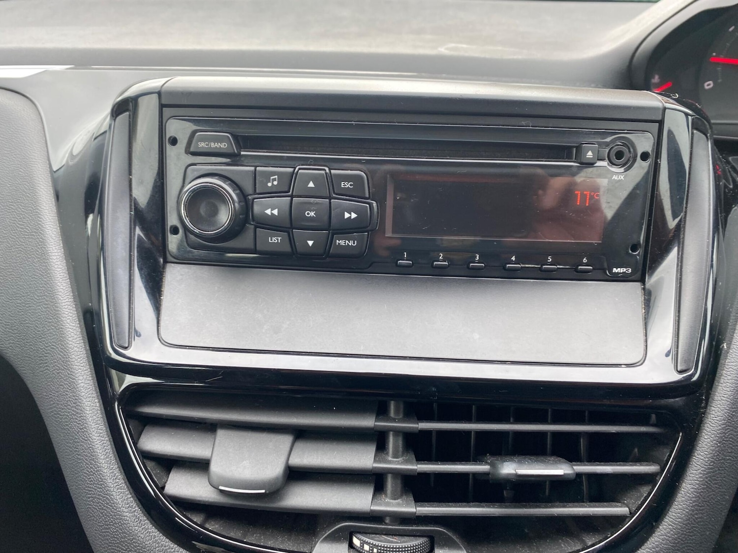 Used Peugeot 208 2012 for sale - 77710578: Photo 17