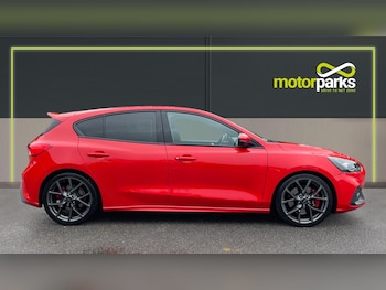 Used Ford Focus 2020 for sale - 76106992: Photo 2