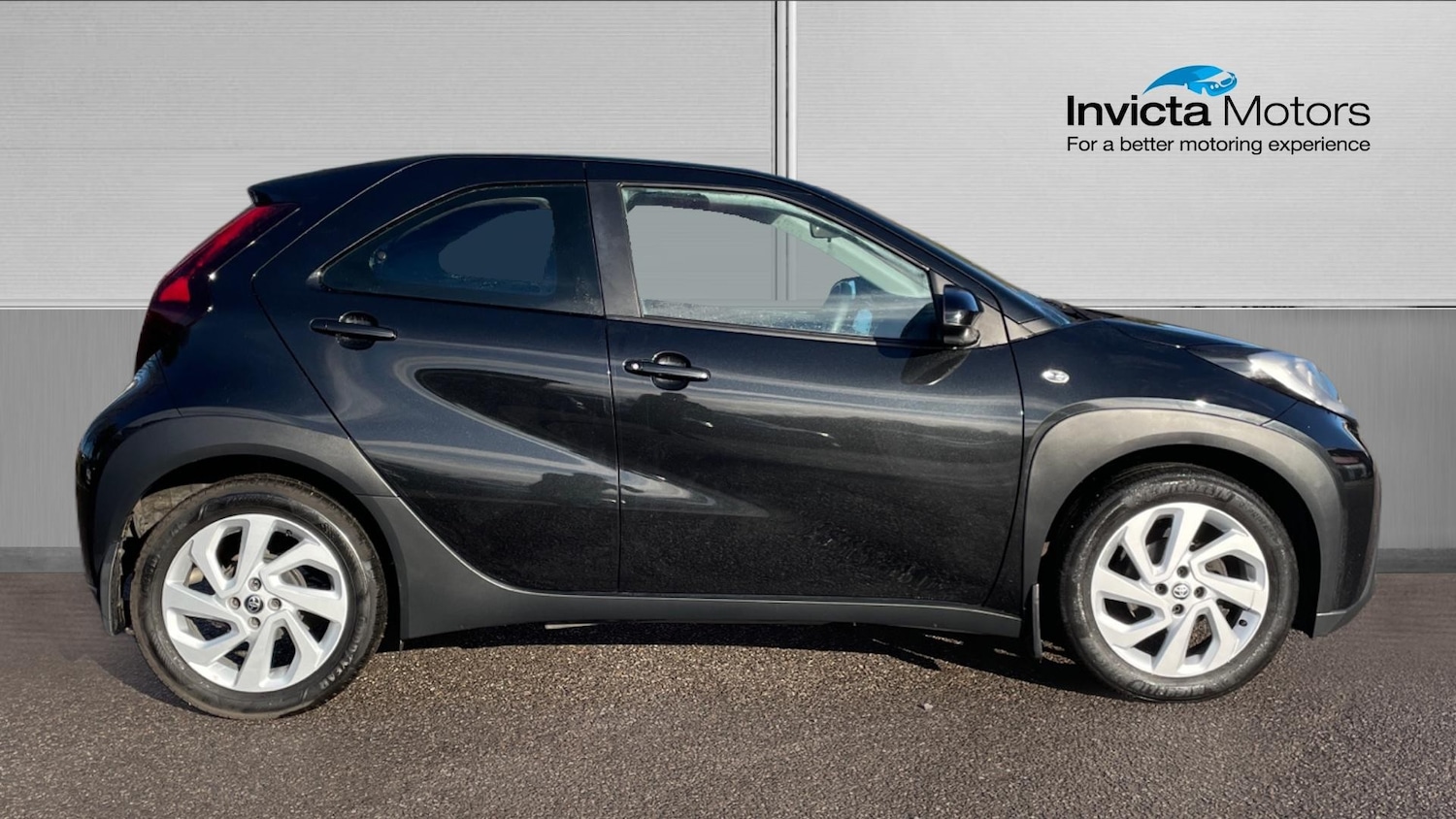 Used Toyota Aygo X 2023 for sale - 77173252: Photo 2
