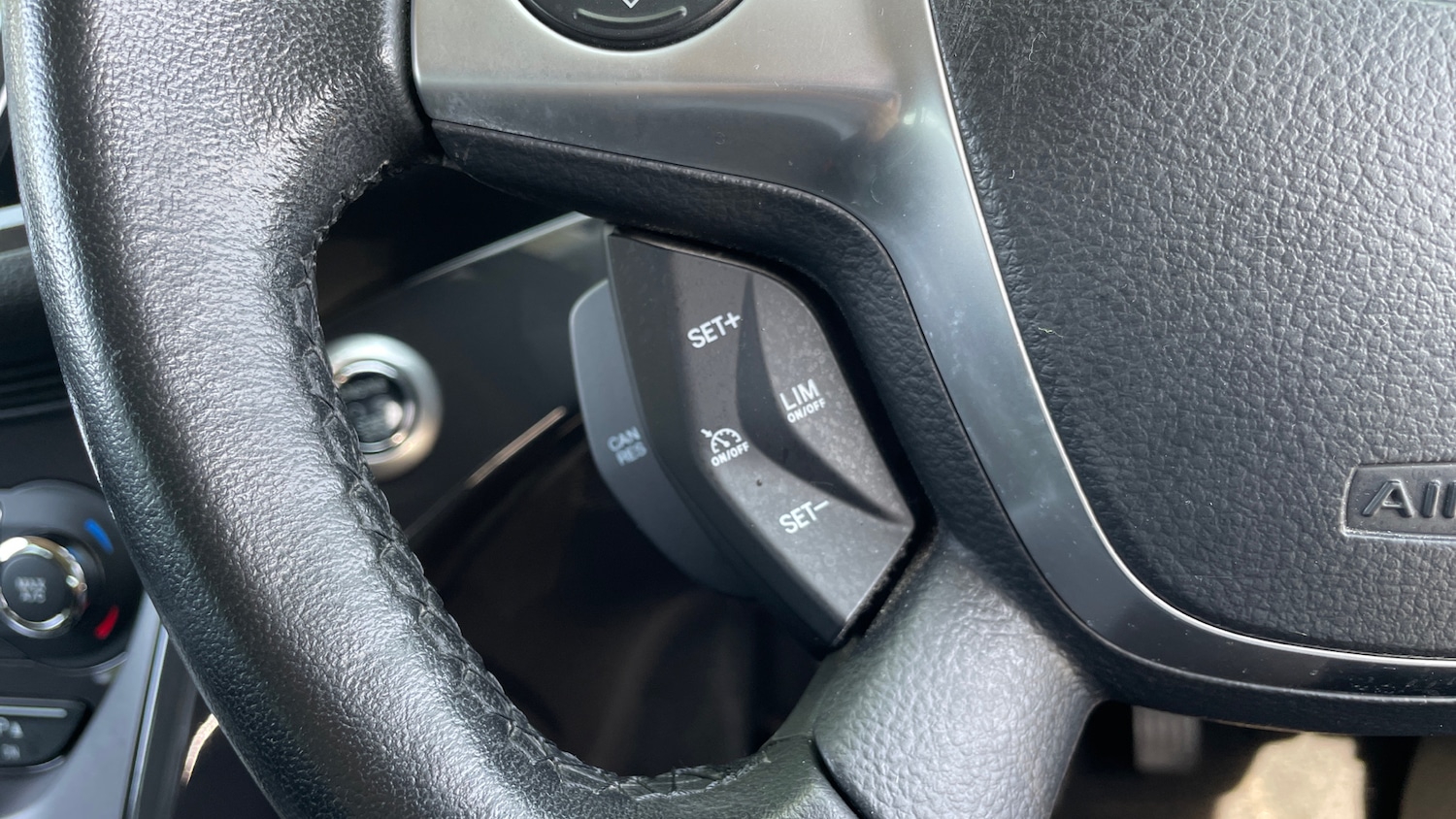 Used Ford Kuga 2014 for sale - 76559653: Photo 25