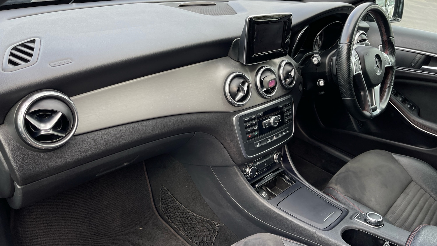 Used Mercedes-Benz GLA 2015 for sale - 77329045: Photo 10