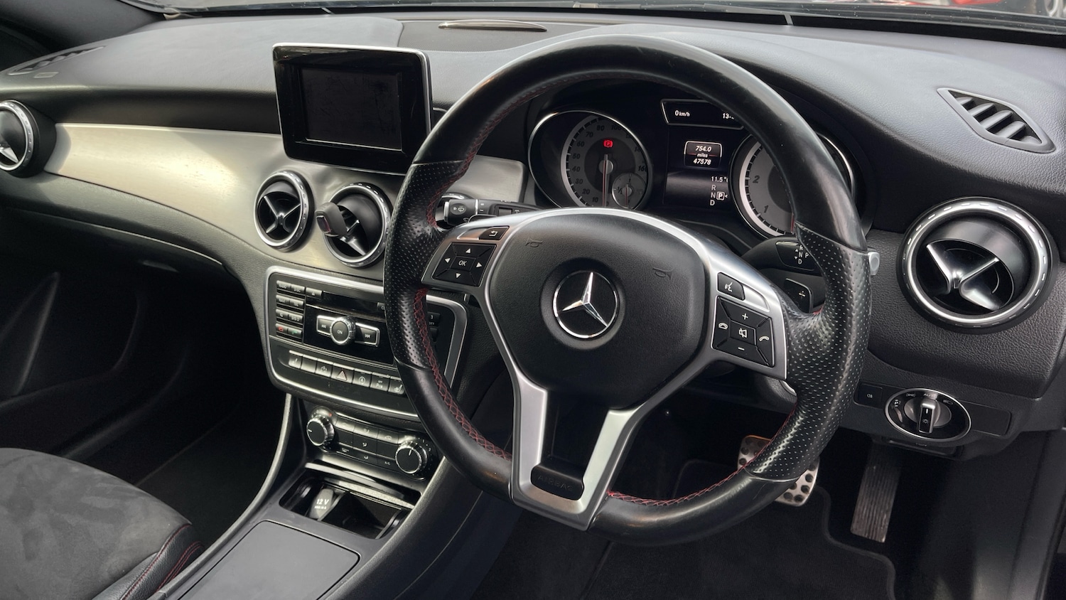 Used Mercedes-Benz GLA 2015 for sale - 77329045: Photo 9