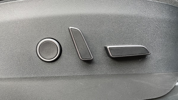 Used Tesla Model Y 2023 for sale - 75428858: Photo 24