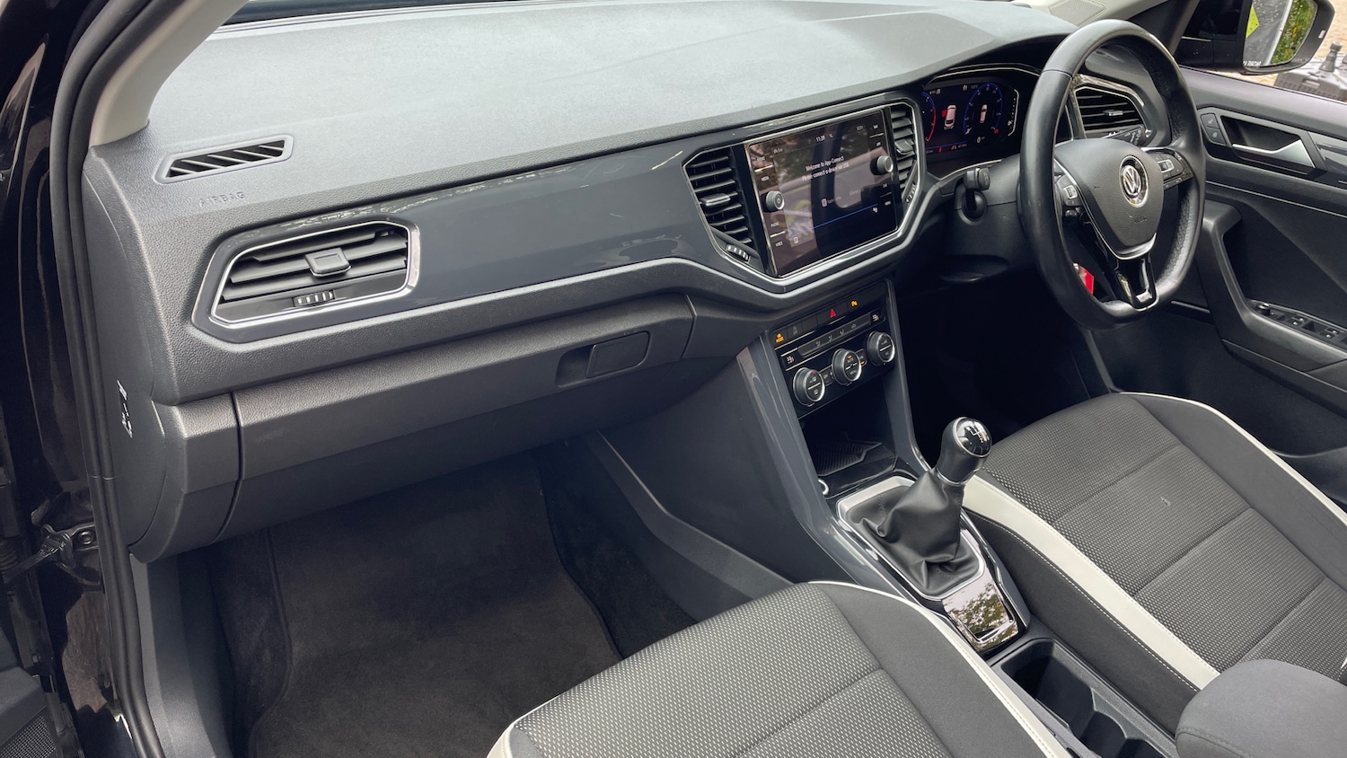 Used Volkswagen T-Roc 2019 for sale - 76257905: Photo 10