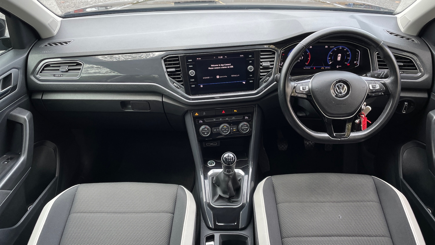 Used Volkswagen T-Roc 2019 for sale - 76257905: Photo 11