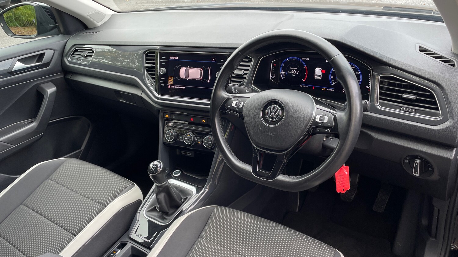 Used Volkswagen T-Roc 2019 for sale - 76257905: Photo 9
