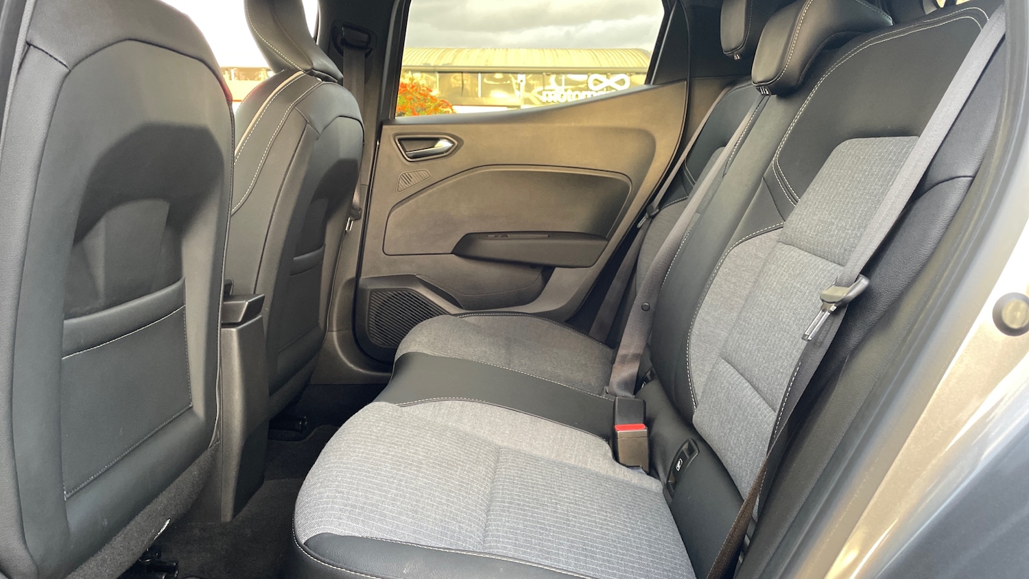 Used Renault Clio 2024 for sale - 76334907: Photo 14