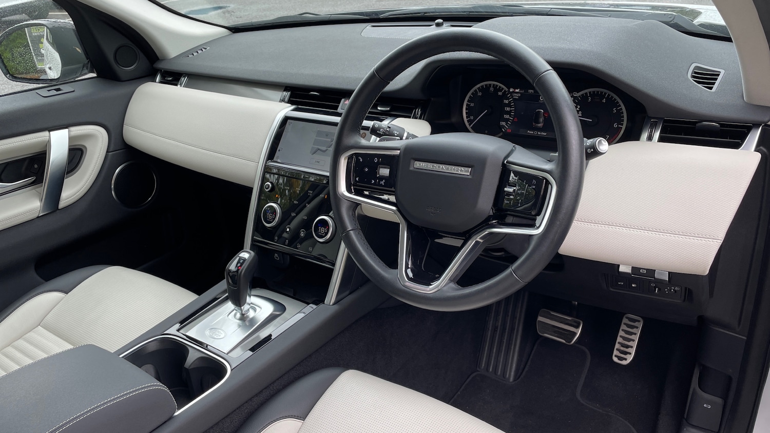 Used Land Rover Discovery Sport 2023 for sale - 76164888: Photo 9