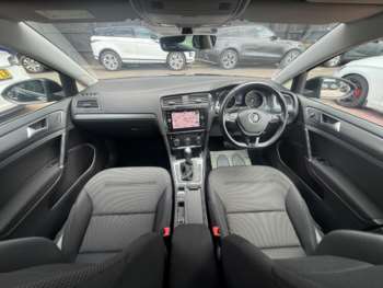 Used Volkswagen Golf 2019 for sale - 75363304: Photo