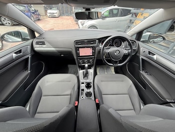 Used Volkswagen Golf 2018 for sale - 75741084: Photo