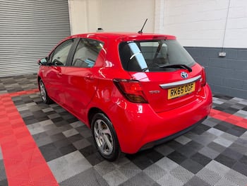 Used Toyota Yaris 2015 for sale - 79873851: Photo