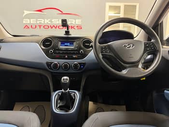 Used Hyundai i10 2015 for sale - 79874352: Photo
