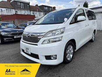 Used Toyota Vellfire 2014 for sale - 79774329: Photo