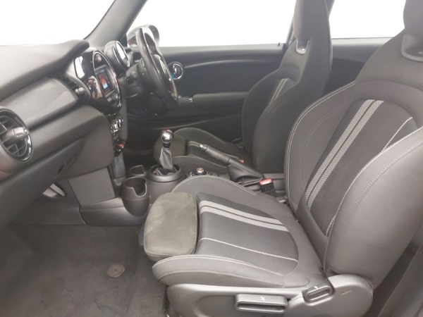 Used MINI Hatch 2019 for sale - 76213085: Photo 5